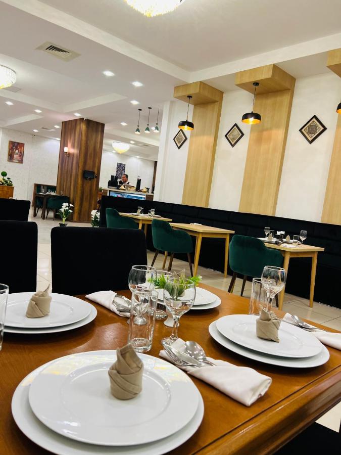 Attention Payement A La Reservation En Euros Oran Extérieur photo